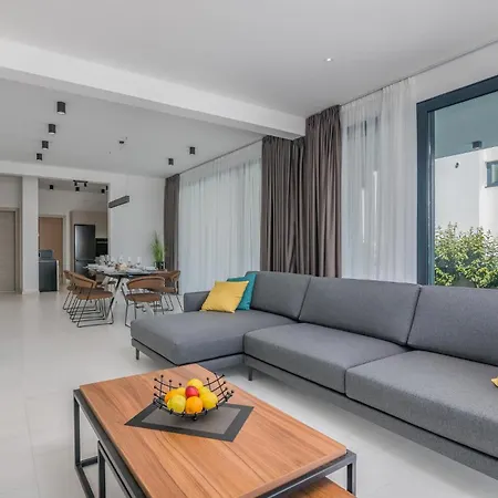 Holiday home In With Swimming Pool Icici