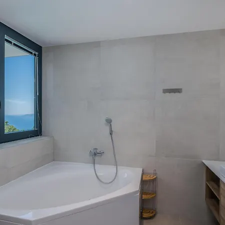 In With Swimming Pool Holiday home *
