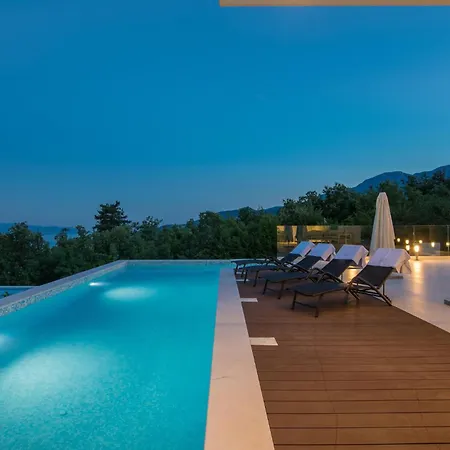 Holiday home In With Swimming Pool *